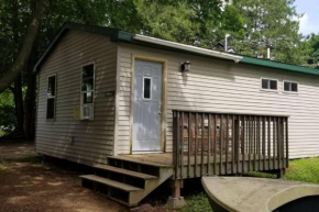 Crappie Cabin - Waterfront resort on Fremont Wolf River